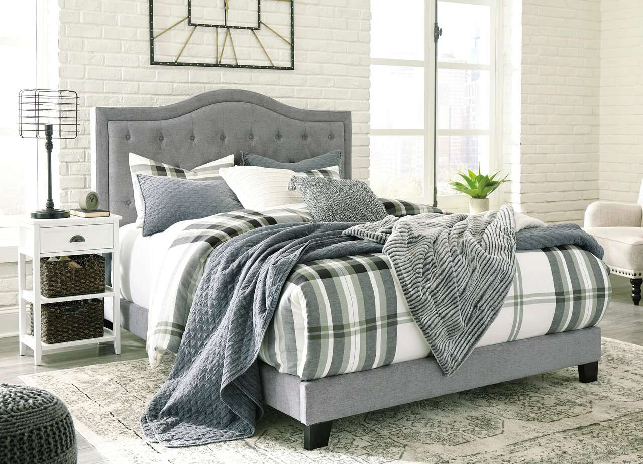 090 Queen Upholstered Bed - Adelloni Gray $335.99