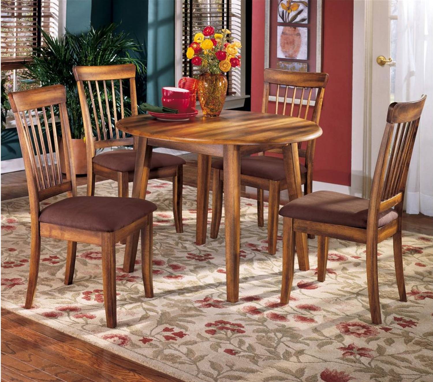199 Berringer Table and 4 Side Chairs $559.99